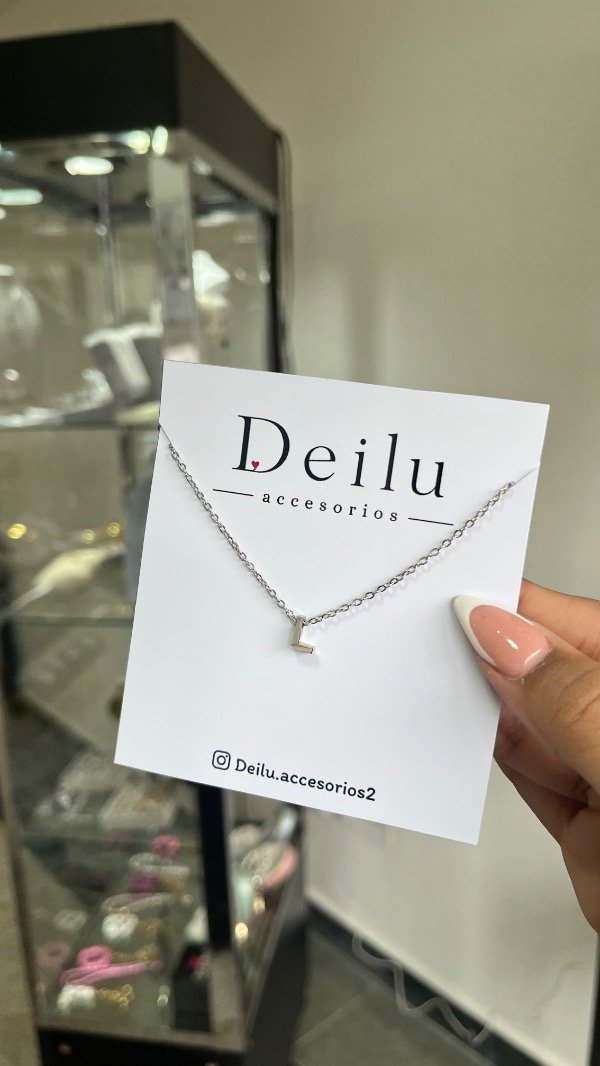 Producto - Collar inicial L plateado - 0
