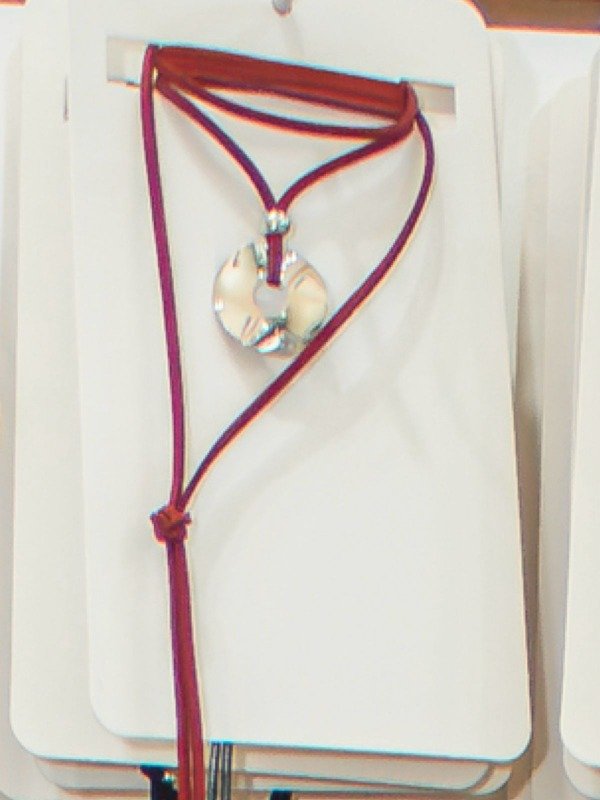 Producto - Coleccion Aniversario - Collar de gamuza rojo con circulo