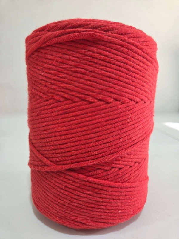 Producto - Hilo de algodón retorcido MACRAME 27 hebras 1/2 kg ROJO