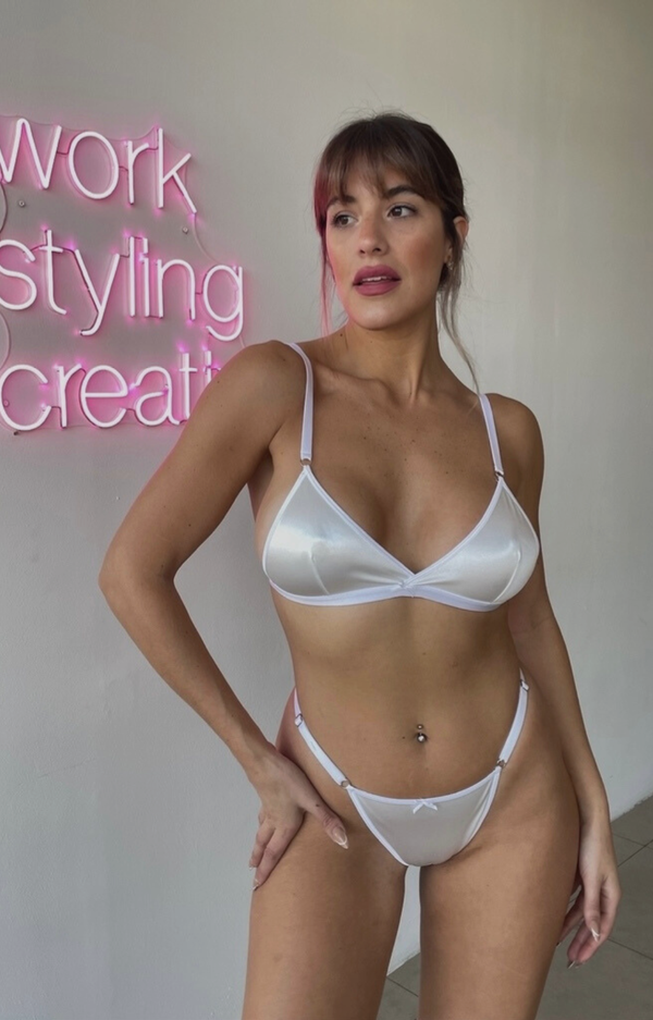 Producto - Conjunto satén blanco