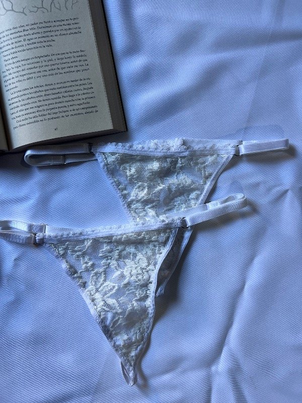 Producto - Tanga de encaje blanco