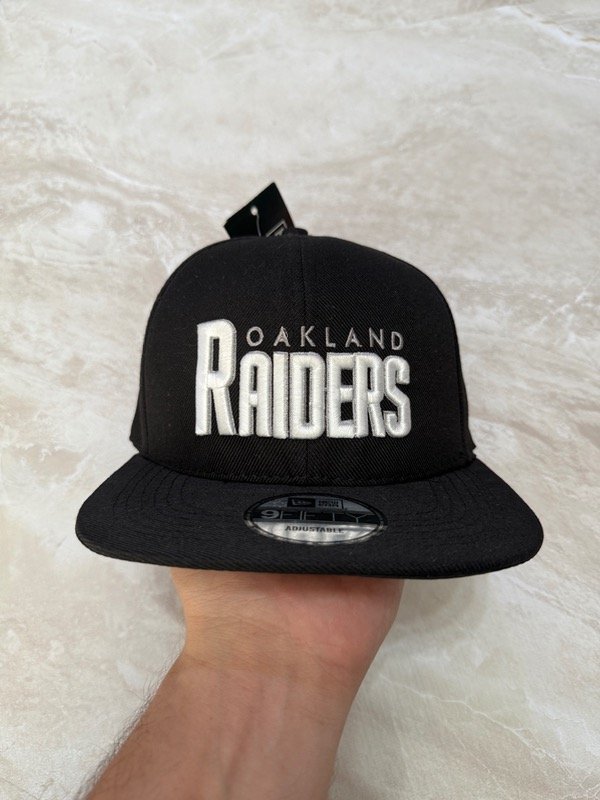 Producto - Gorra Cerrada Raiders Negro