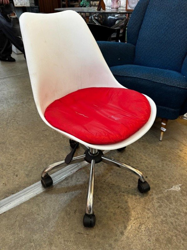 Producto - Silla tipo eames de escritrio moderna
