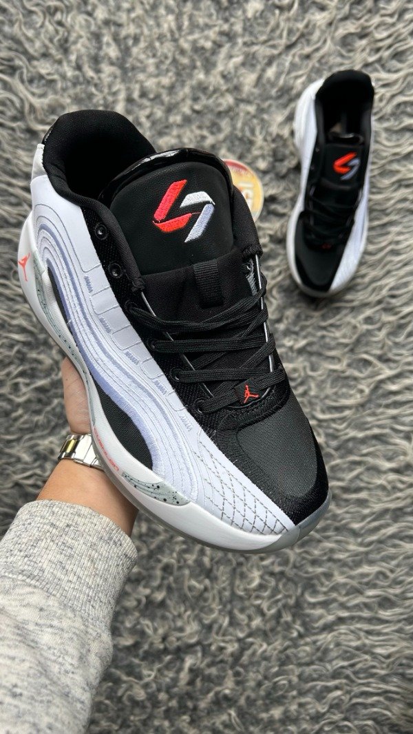 Producto - JORDAN LUKA IV WHITE CEMENT - 1