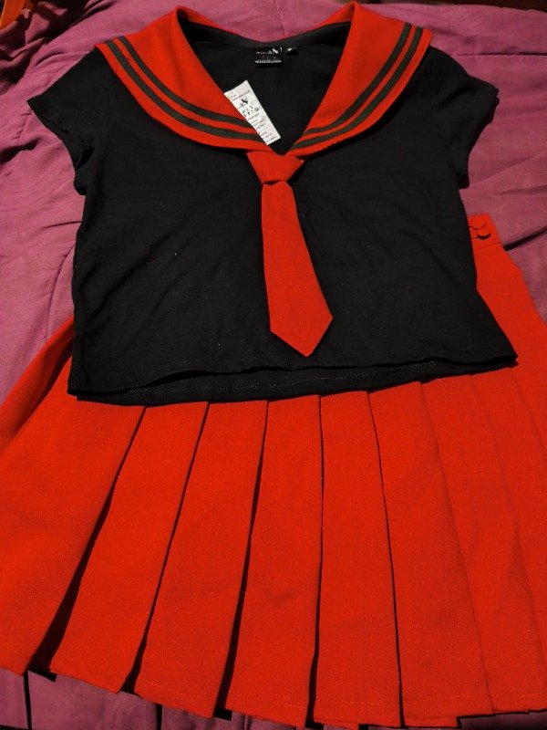 Producto - Sailor fuku rojo y negro talle S/M