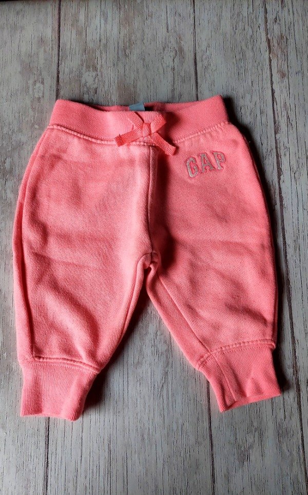Producto - JOGGING FLUO GAP 6 A 12 MESES