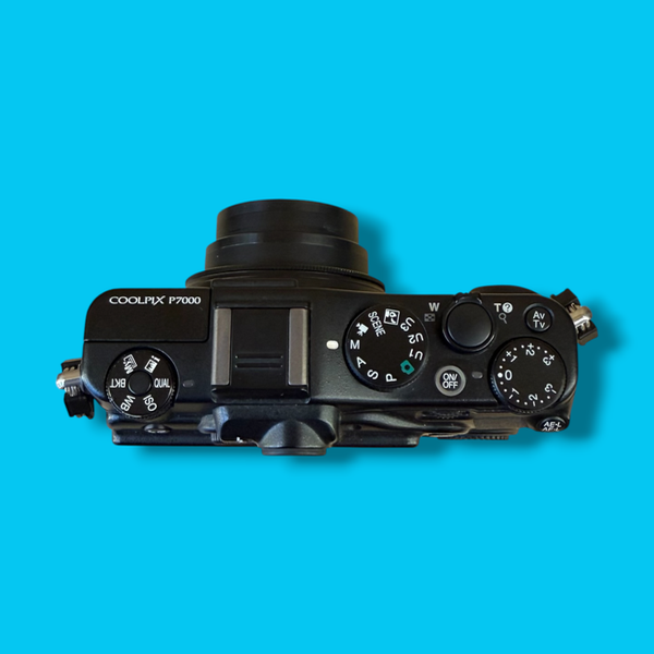 Producto - NIKON COOLPIX P7000 - 2