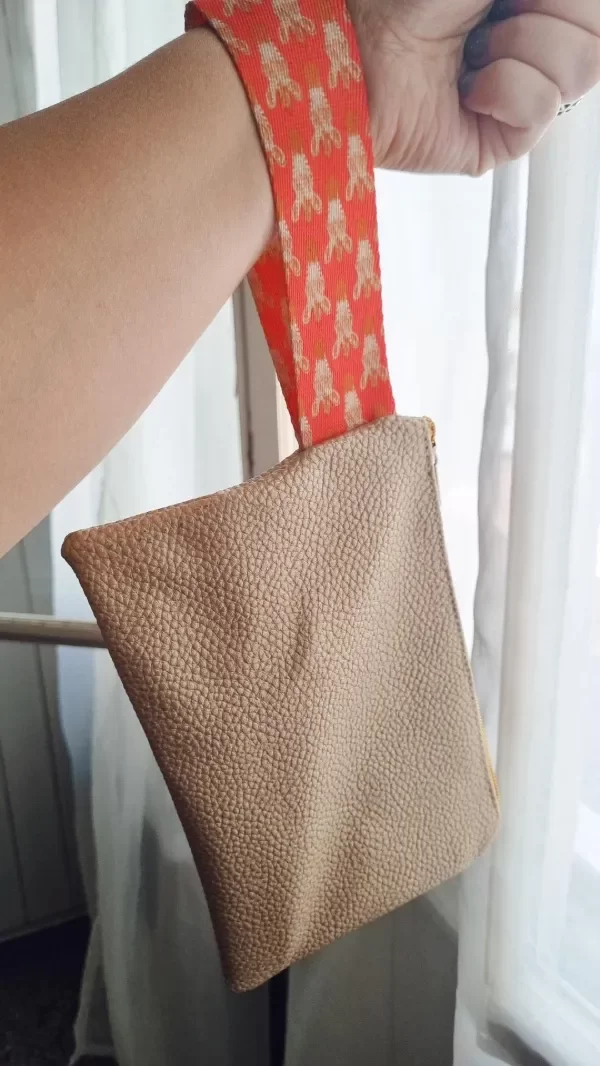 Producto - Sobre dorado ecocuero