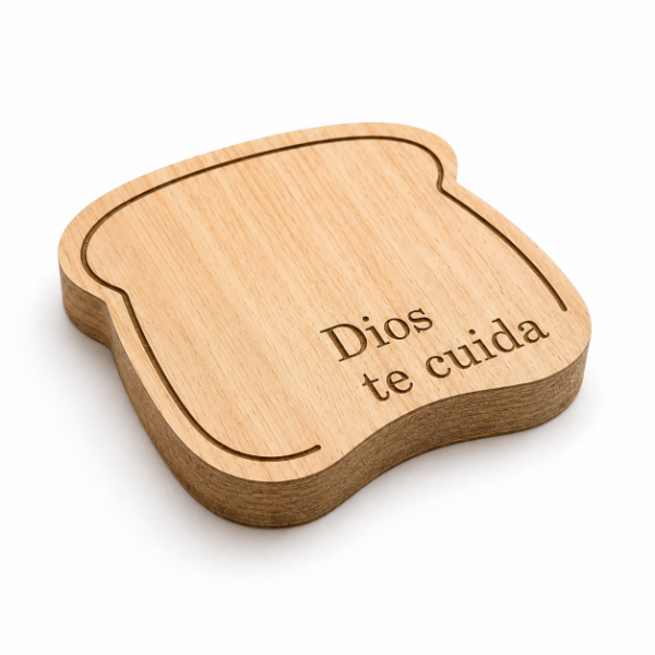 Producto - PROMO Posa taza de madera con forma de tostada com texto grabado (12 x 12 cm)