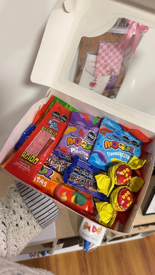 Producto - Box grande de golosinas - 1