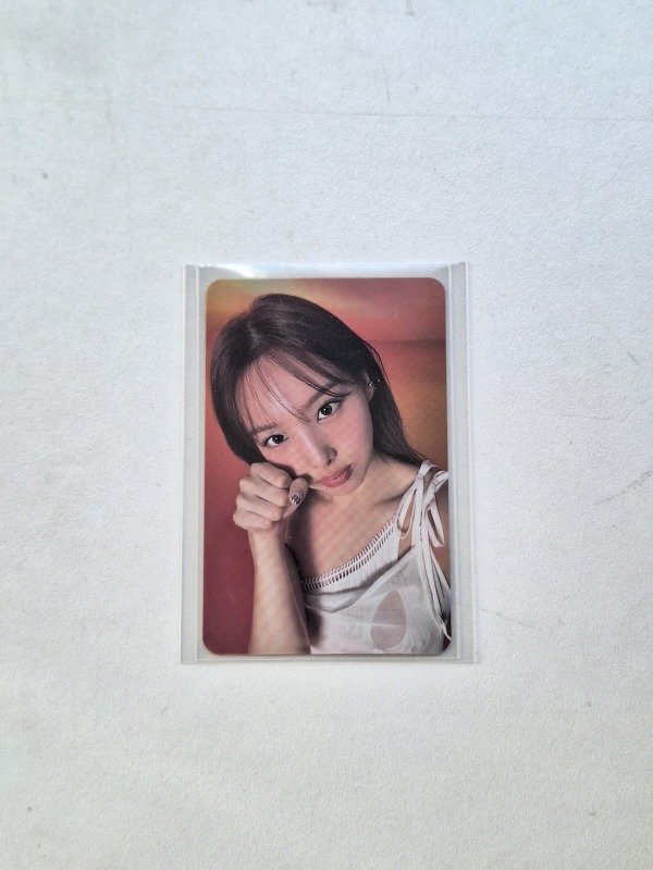Producto - Nayeon Twice With Youth (1)