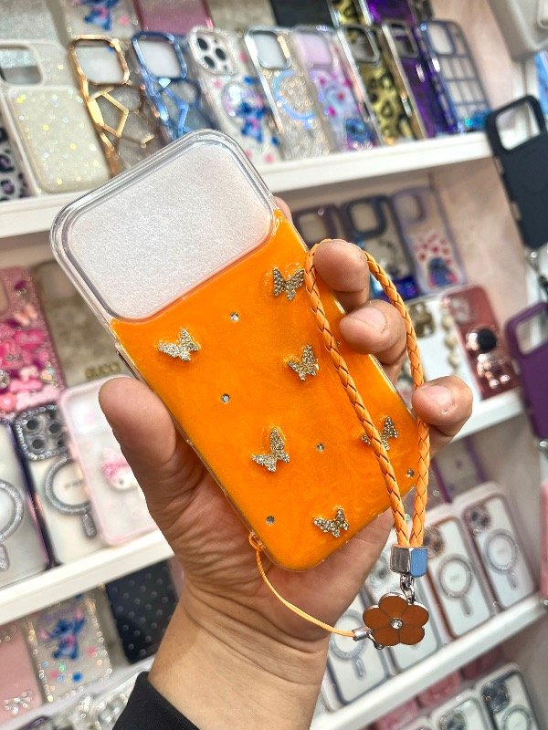 Producto - Funda Nacarada Mariposa con Correa iPhone 17 pro/ 17 pro max - 0