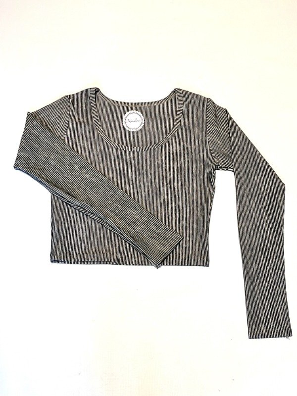 Producto - Remera deportiva elastizada