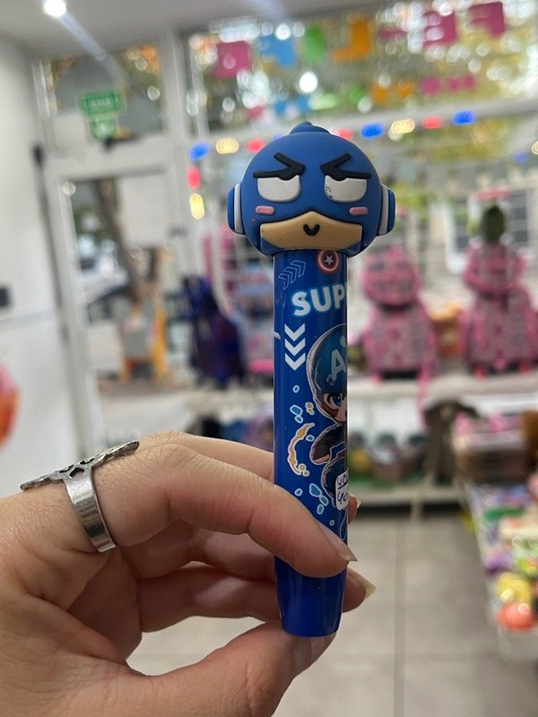 Producto - Goma retráctil avenger