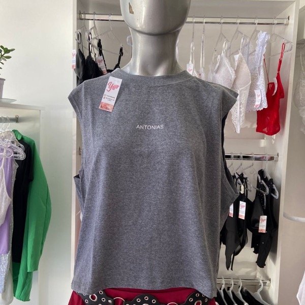 Producto - Boxy fit sin mangas Gris