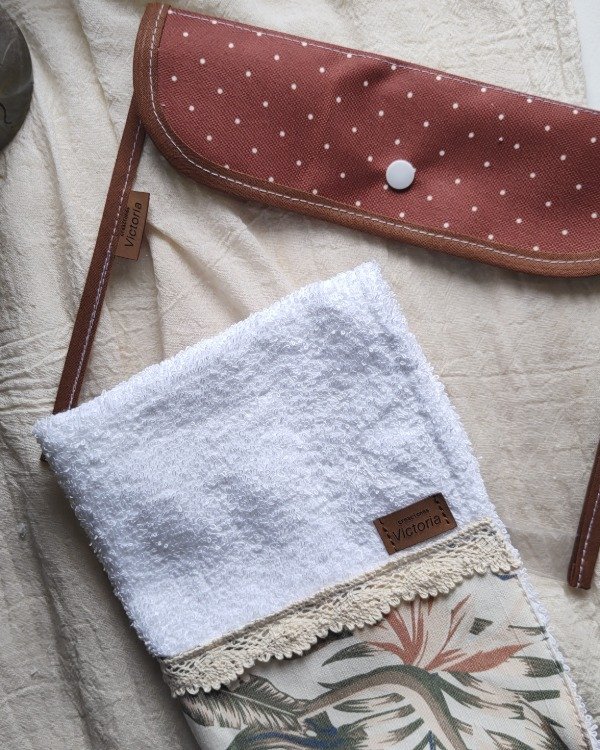 Producto - Combo toalla + estuche - marron