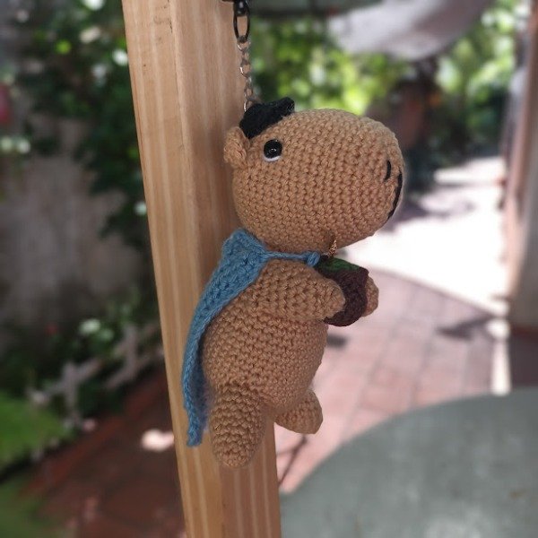 Producto - Llavero Amigurumi Capivara Gauchito Crochet