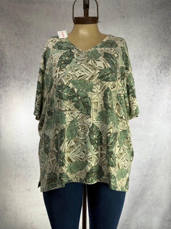 Producto - REMERA ESCOTE V ESTAMPADA IMPORTADA AMPLIA