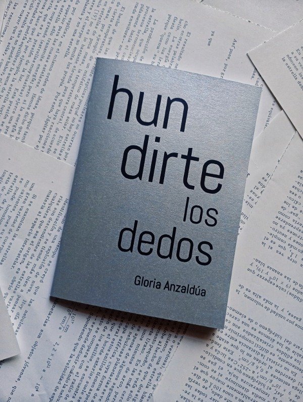 Producto - hundirte los dedos de GLORIA ANZALDÚA