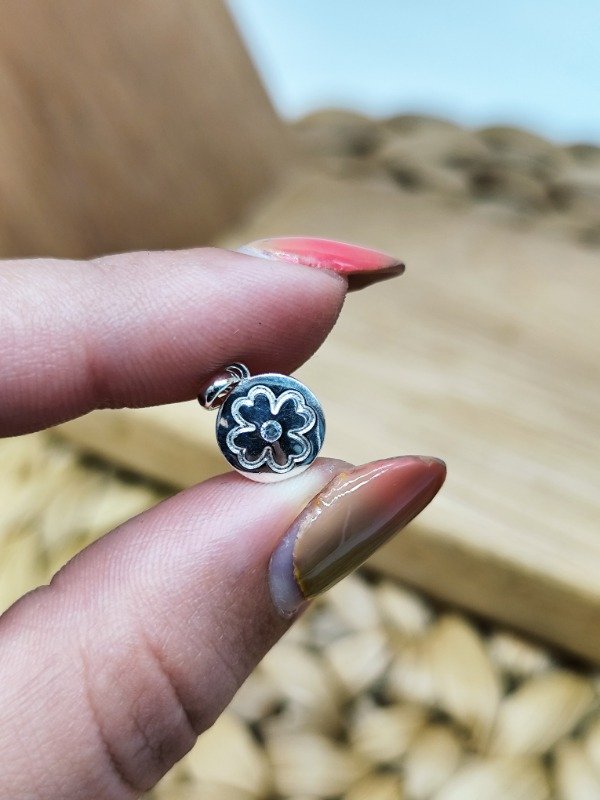 Producto - Dije Flor Tap 10 Milímetros