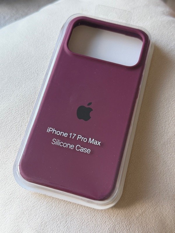 Producto - Silicone case iPhone 17 pro max bordo