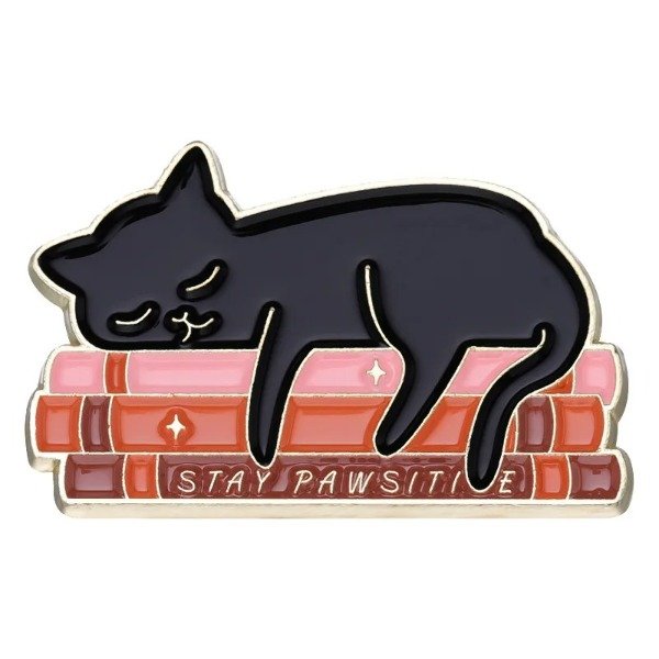 Producto - Pin Bookish - Gatito durmiendo arriba de libros