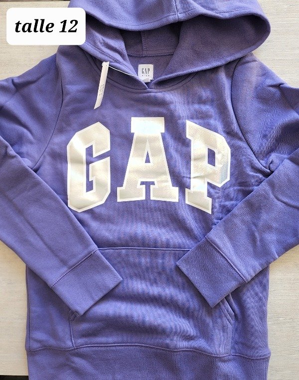 Buzo con friza gap talle 12 lila — imagen 2