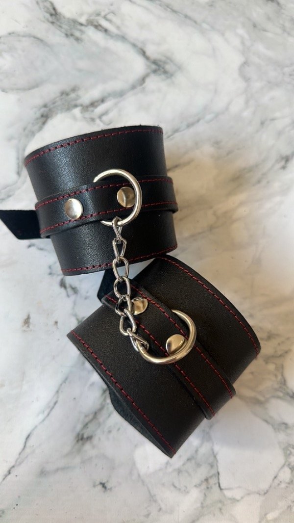 Producto - Esposas de cuero