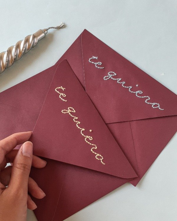 Producto - Sobre Te quiero bordó