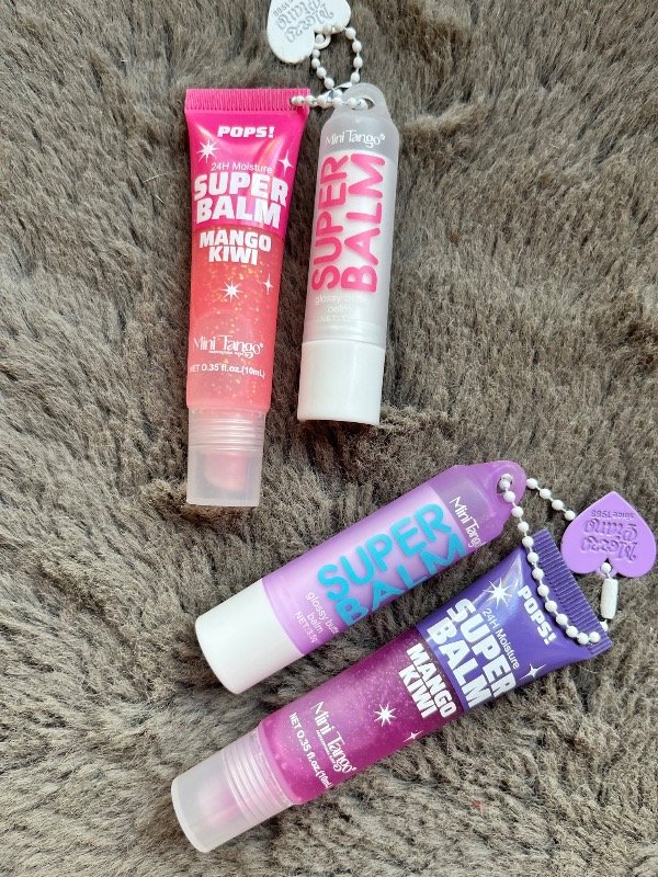 Producto - Bálsamo + gloss colgante