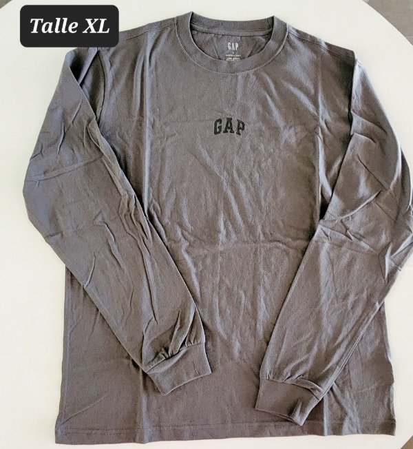 Producto - Remera manga larga gap talle XL gris
