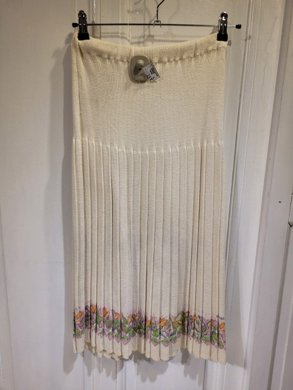 Producto - Falda beige tableada tejida con flores Talle S - PRECIO: 23X - 1