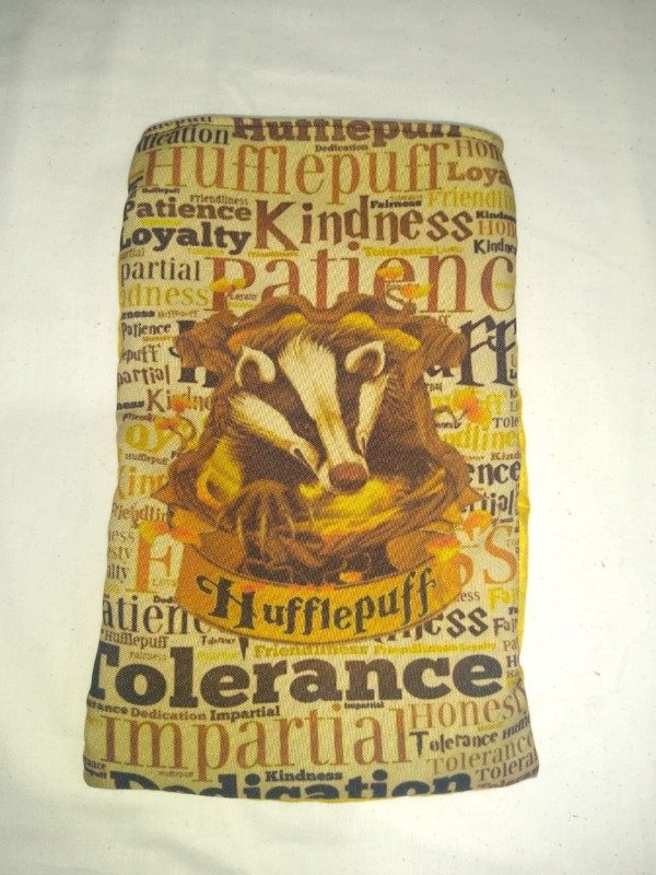 Producto - Portalibro Hufflepuff 2