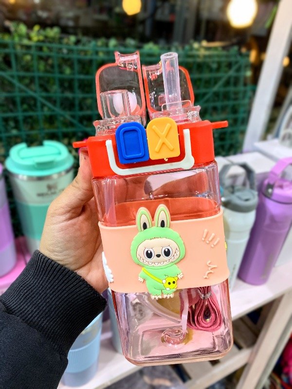 Producto - Botella doble pico Labubu
