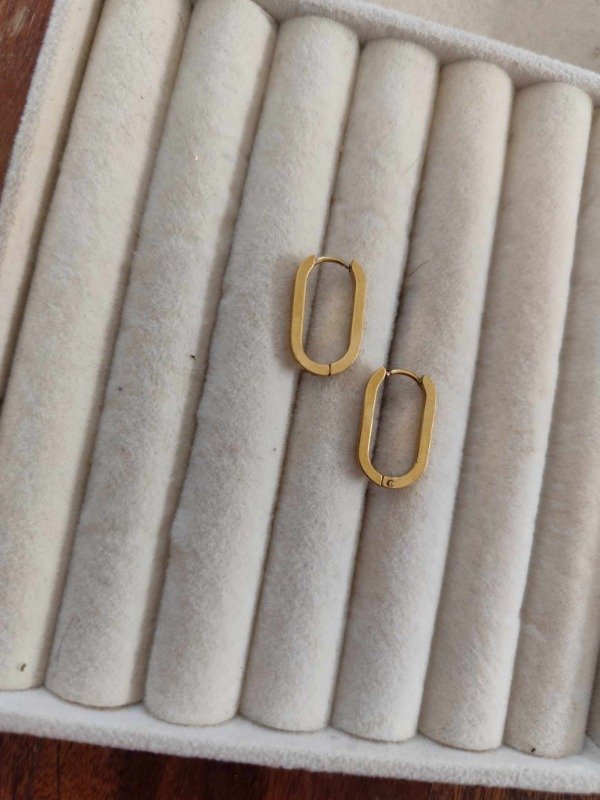 Producto - Aros argolla ovalados cierre click. Acero dorado.