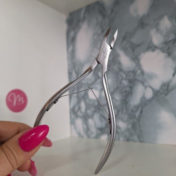 Producto - Cortacuticulas premium City Girl plateado