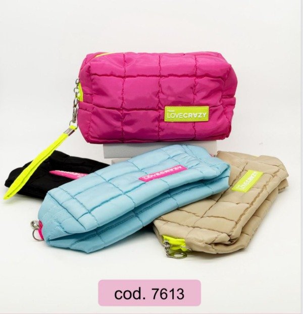 Producto - Porta cosmético puffer Love Crazy Tejar D