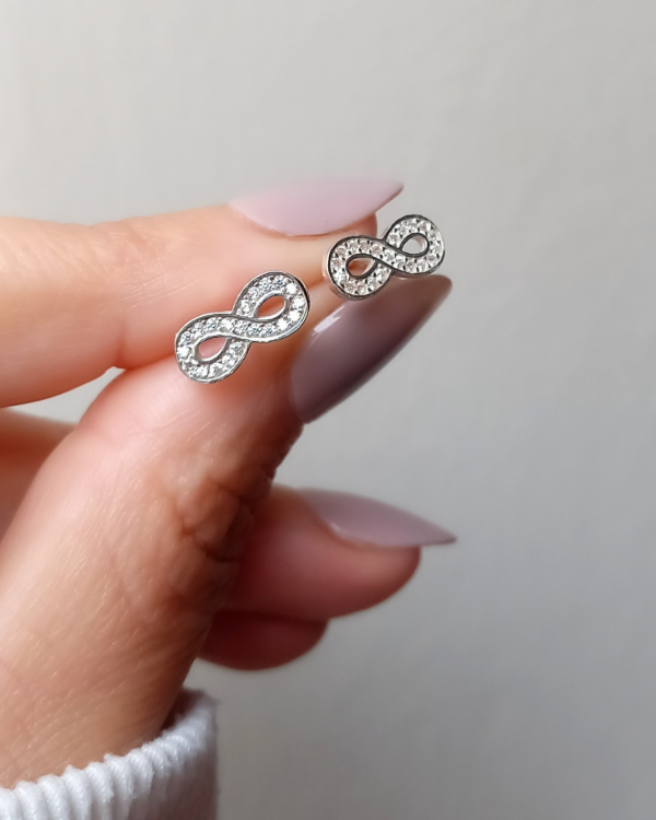 Producto - Aros Infinitos con cubics