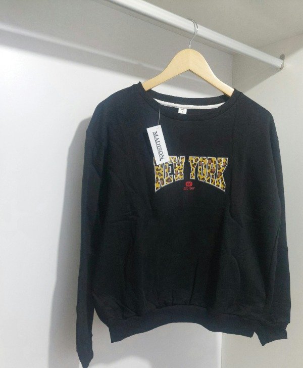 Producto - Buzo NEW YORK negro