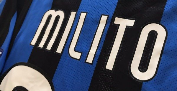 Producto - CAMISETA INTER DE MILAN IMPORTADA TITULAR RETRO 2009/2010 #22 MILITO - 11