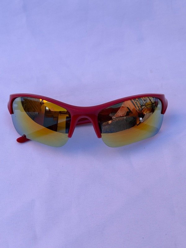 Producto - LENTES DEPORTIVOS CHICOS ROJO CON AM