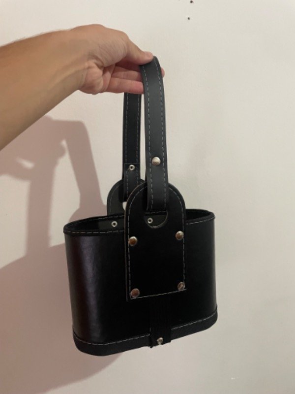 Producto - MATERA CUERINA 2 ESPACIOS NEGRA