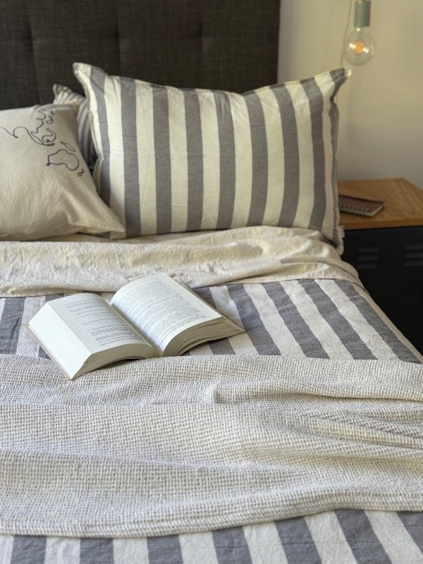 Producto - ALMOHADÓN TATA GRIS