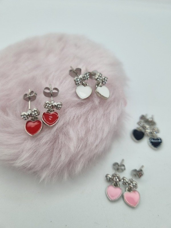 Producto - Aros acero quirurgico pasante moño strass colgante corazon esmalt
