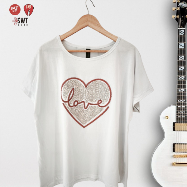 Producto - Remerón Corazón Love Cuello Redondo Algodón Oversized ANG