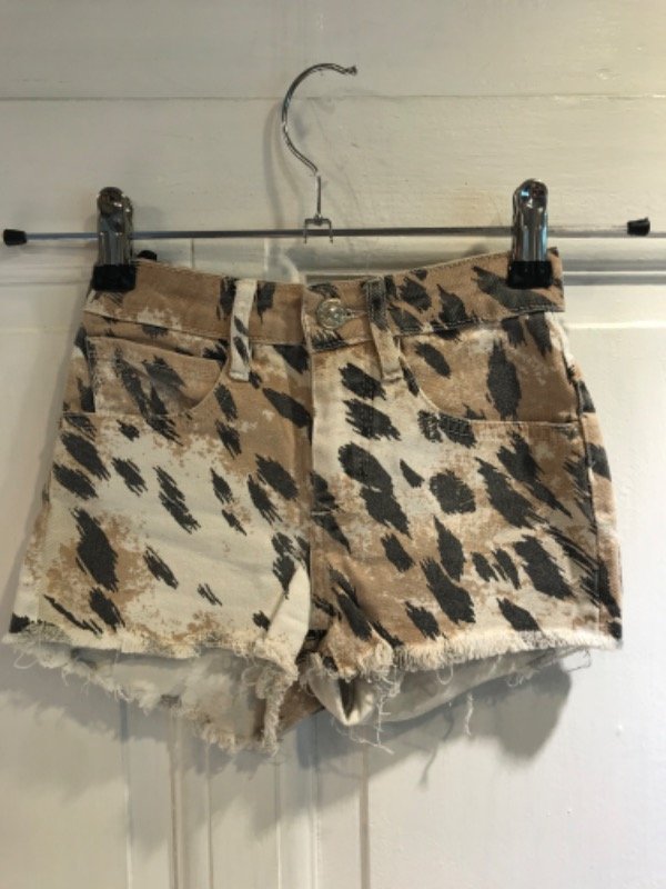 Producto - Short KOSIUKO de jean animal print- Talle 6 años- PRECIO: 10x