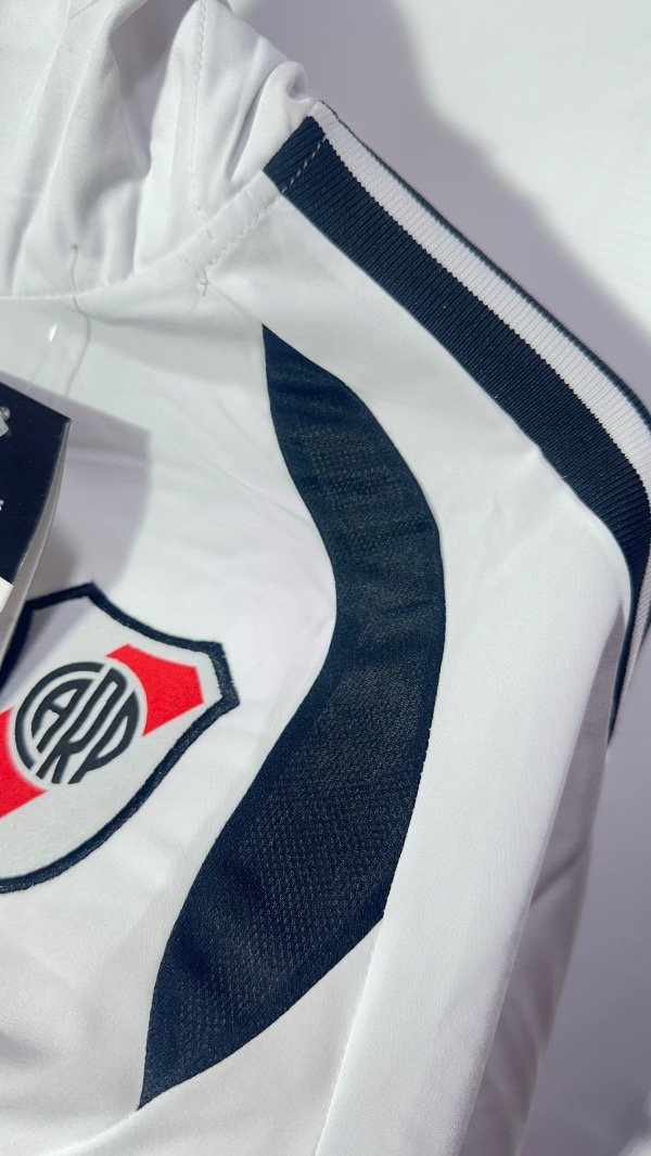 Producto - Campera River Plate 2026/2027 Importada - 7