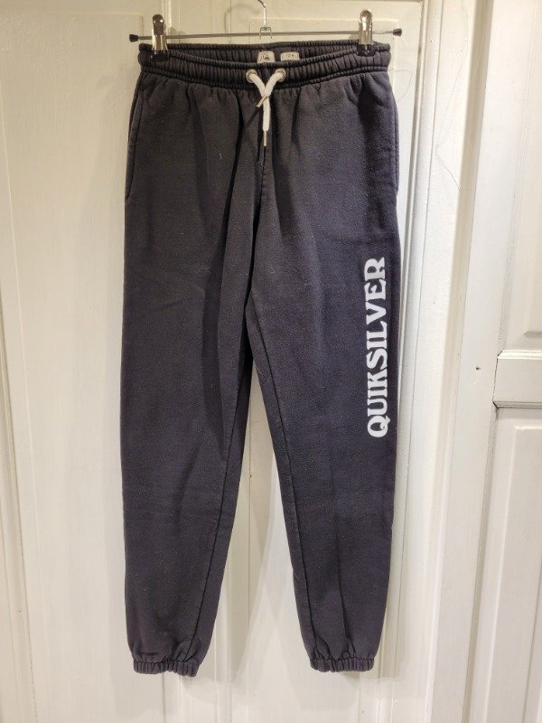 Producto - Jogging QUIKSILVER negro Talle 12 años - PRECIO: 28X