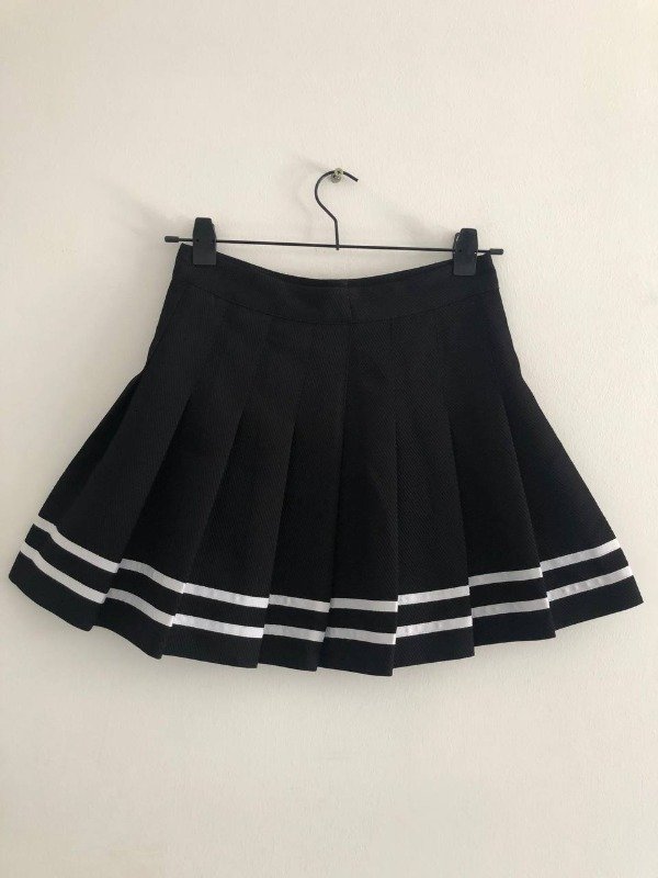 Producto - Pollera tablas blanca y negra