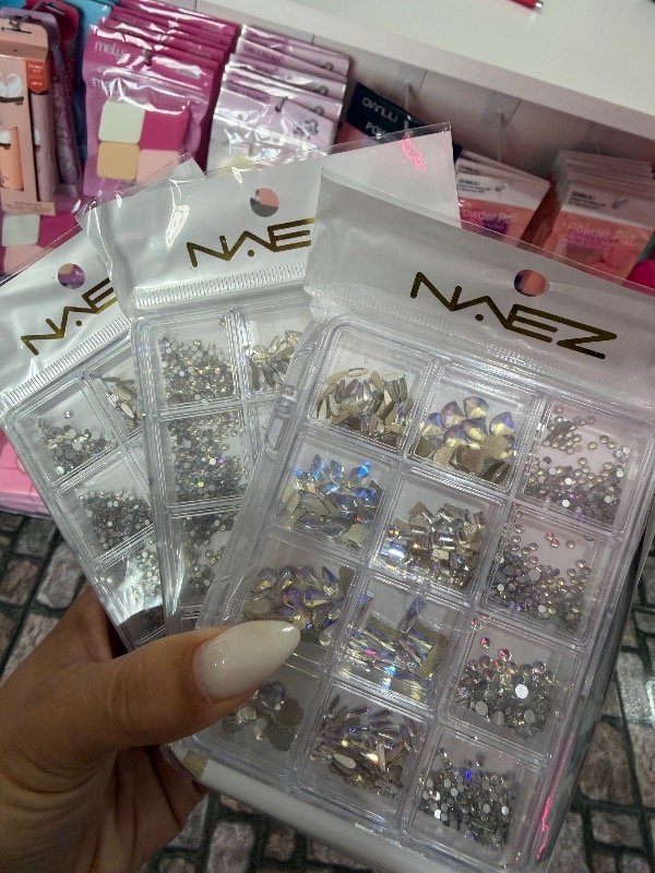 Producto - Strass chatos en formas plateado con reflejo tornosol